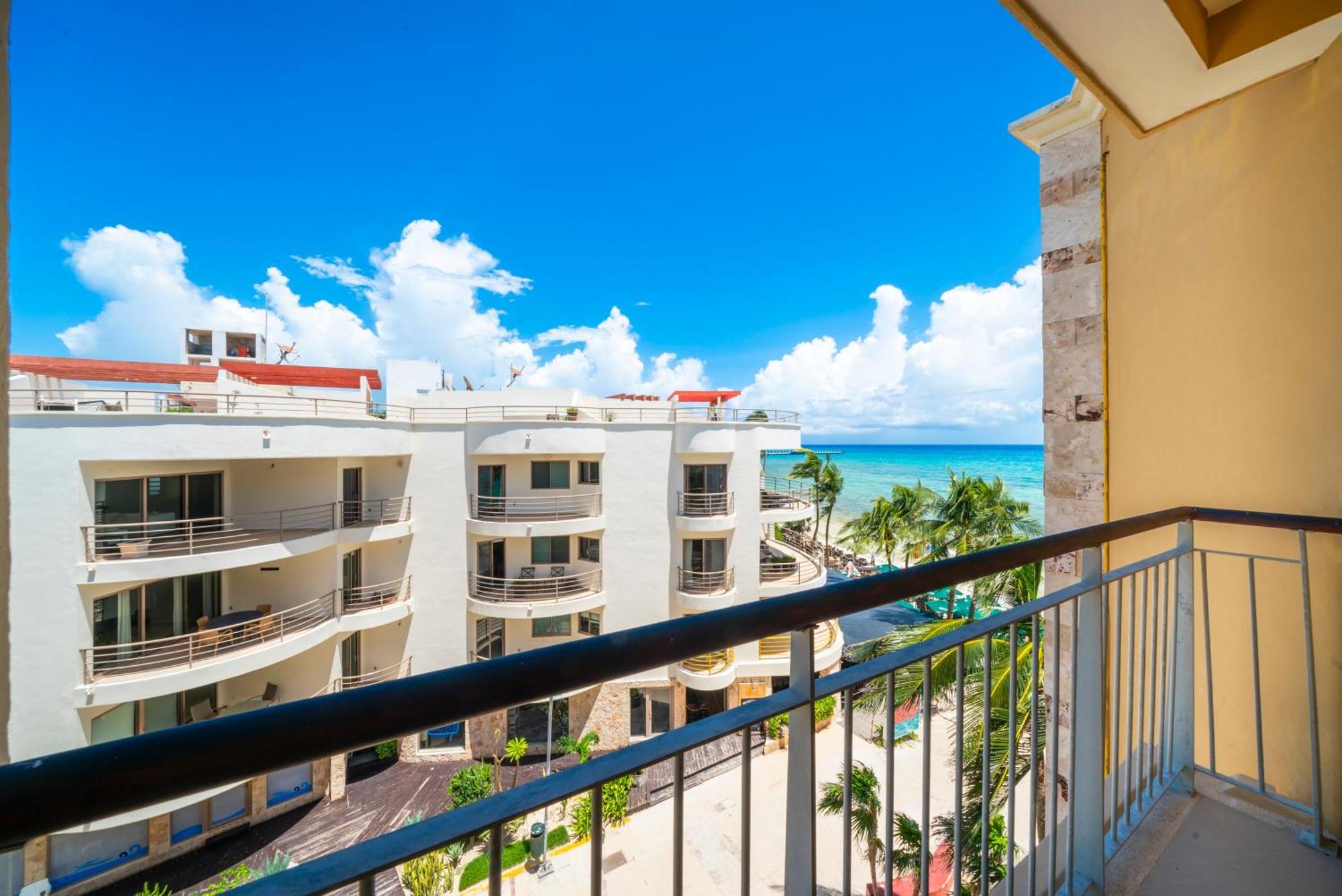 Beachfront 1 Bedroom Condo - El Faro, Surf 407 Playa del Carmen Bagian luar foto