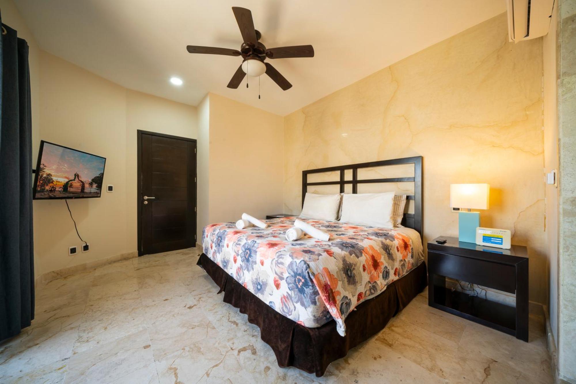 Beachfront 1 Bedroom Condo - El Faro, Surf 407 Playa del Carmen Bagian luar foto